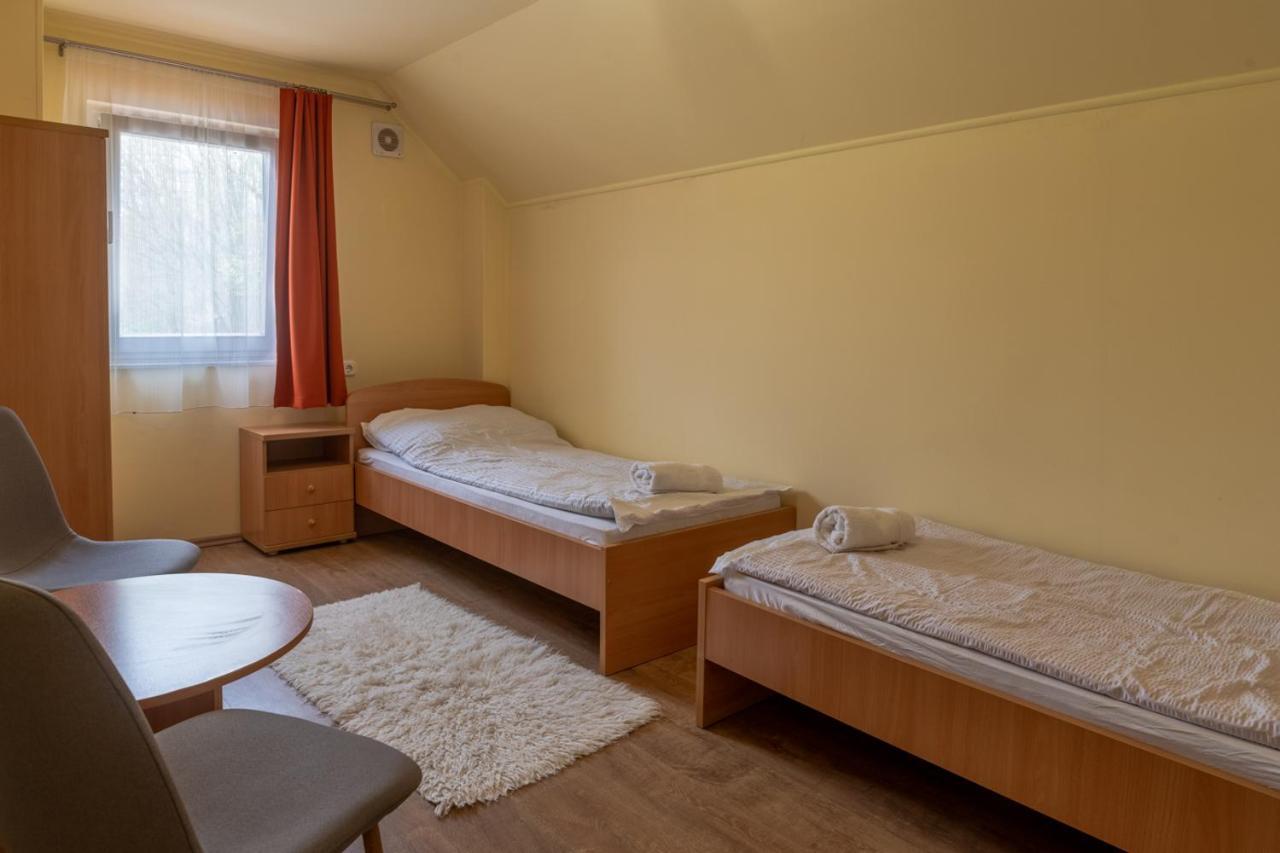 Janoshalma Kiraly Lovastanya Panzio Bed & Breakfast エクステリア 写真