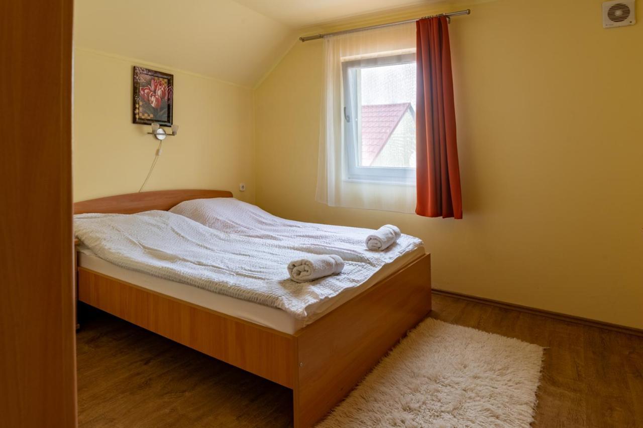 Janoshalma Kiraly Lovastanya Panzio Bed & Breakfast エクステリア 写真